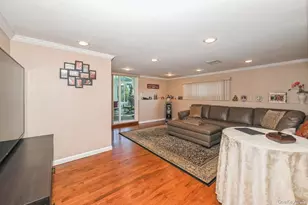 41 Eaton Rd, Syosset, NY 11791 - Photo 11