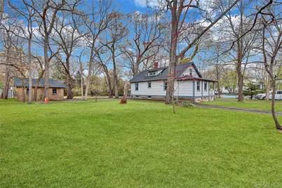 25 N Washington Avenue, Centereach, NY 11720 - Photo 21