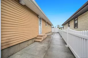 14 Cleaves Ave, Hempstead, NY 11550 - Photo 23