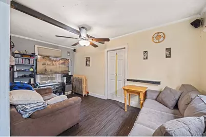8 Geyser Place, White Plains, NY 10607 - Photo 7
