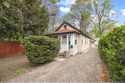 8 Geyser Place, White Plains, NY 10607 - Photo 1