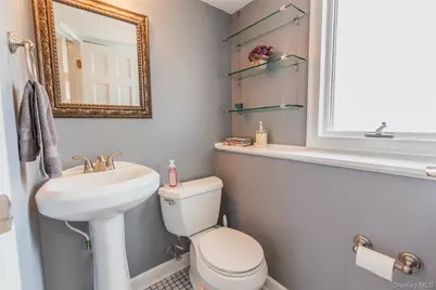 10 Irvinlee Place, East Northport, NY 11731 - Photo 17