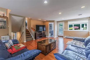 10 Irvinlee Pl, East Northport, NY 11731 - Photo 15