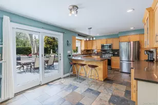 10 Irvinlee Pl, East Northport, NY 11731 - Photo 11