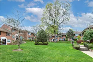 31U Madison Park Gardens, Port Washington, NY 11050 - Photo 17