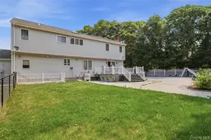 12 Deer Path, Shirley, NY 11967 - Photo 29