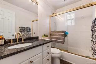 26 Bittersweet Ave, Hampton Bays, NY 11946 - Photo 23