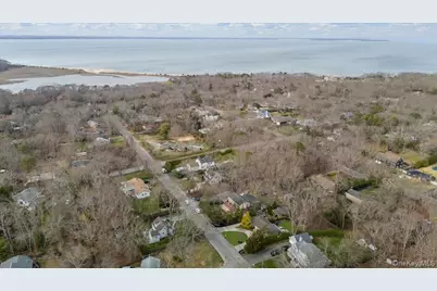 26 Bittersweet Avenue, Hampton Bays, NY 11946 - Photo 3