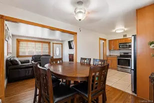 52 William St, Brentwood, NY 11717 - Photo 5
