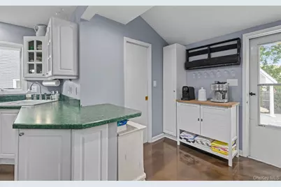 25 Bay 3rd Street, Islip, NY 11751 - Photo 11