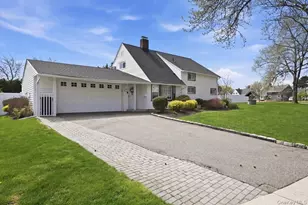 235 Twin Ln E, Wantagh, NY 11793 - Photo 3