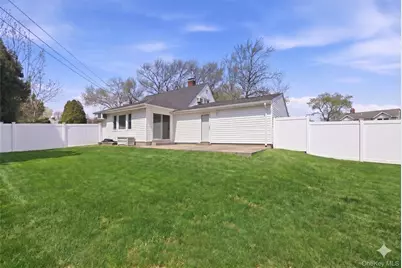 235 Twin Lane E, Wantagh, NY 11793 - Photo 23