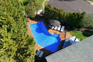 2 Crest Hollow Ln, Albertson, NY 11507 - Photo 29