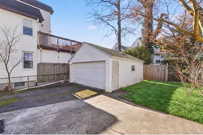 124 Sherwood Avenue, Yonkers, NY 10704 - Photo 45