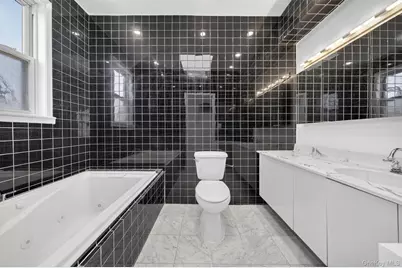 124 Sherwood Avenue, Yonkers, NY 10704 - Photo 33