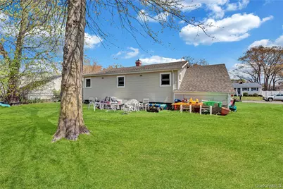 6 Norwalk Lane, Selden, NY 11784 - Photo 13