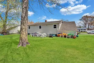 6 Norwalk Ln, Selden, NY 11784 - Photo 13