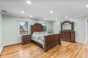 418 Old Courthouse Rd, Manhasset Hills, NY 11040 - Photo 21