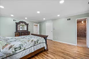 418 Old Courthouse Rd, Manhasset Hills, NY 11040 - Photo 23