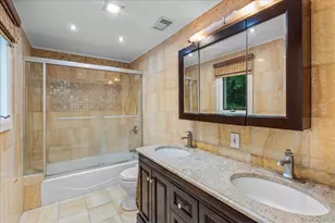 418 Old Courthouse Rd, Manhasset Hills, NY 11040 - Photo 25