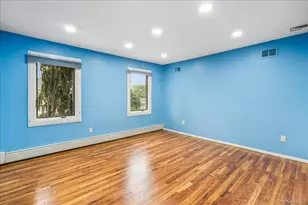 418 Old Courthouse Rd, Manhasset Hills, NY 11040 - Photo 29