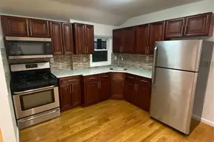 122-07 142nd Pl, Jamaica, NY 11436 - Photo 3