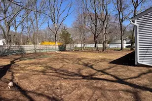 529 Elder Ln, Ronkonkoma, NY 11779 - Photo 3