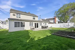 45 Horn Ln, Levittown, NY 11756 - Photo 41