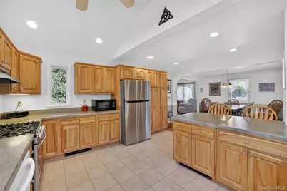 46 Cardoza Avenue, Mohegan Lake, NY 10567 - Photo 11