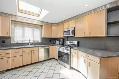 1018 Cottage Place, Baldwin, NY 11510 - Photo 11