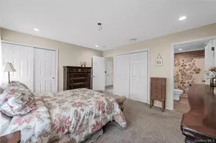 41 Cambridge Dr W, Copiague, NY 11726 - Photo 13