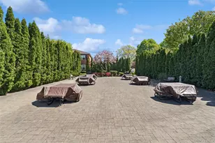 323 Hicksville Rd, Bethpage, NY 11714 - Photo 13