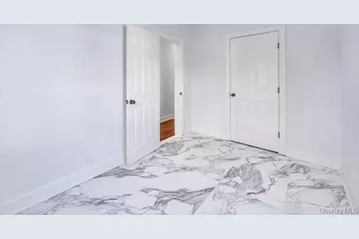 577 Lowell Street, Westbury, NY 11590 - Photo 27
