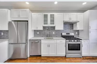 577 Lowell Street, Westbury, NY 11590 - Photo 11