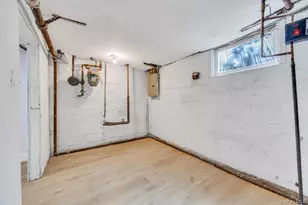 577 Lowell St, Westbury, NY 11590 - Photo 37