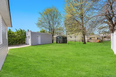 577 Lowell Street, Westbury, NY 11590 - Photo 41