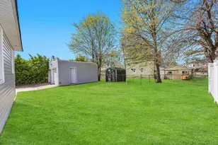 577 Lowell St, Westbury, NY 11590 - Photo 41