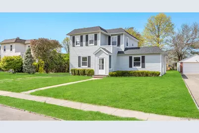 577 Lowell Street, Westbury, NY 11590 - Photo 3