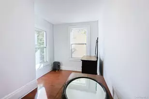 32-25 30th St, Astoria, NY 11106 - Photo 25