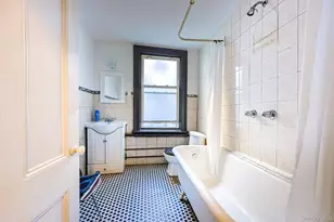 32-25 30th St, Astoria, NY 11106 - Photo 41