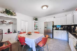 32-25 30th St, Astoria, NY 11106 - Photo 9