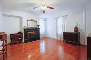 32-25 30th St, Astoria, NY 11106 - Photo 35