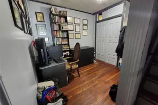 104-29 214th St, Queens Village, NY 11429 - Photo 11