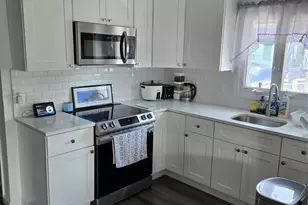 253 Peterson St, Brentwood, NY 11717 - Photo 9