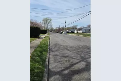 253 Peterson Street, Brentwood, NY 11717 - Photo 35