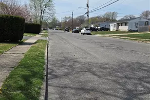 253 Peterson St, Brentwood, NY 11717 - Photo 35