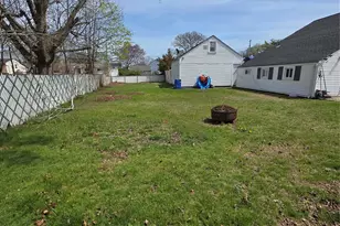 253 Peterson St, Brentwood, NY 11717 - Photo 25