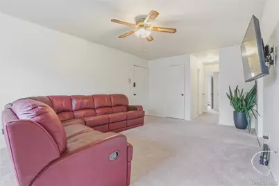 198 Doxbury Lane, Suffern, NY 10901 - Photo 3