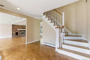 20 Hemingway Dr, Dix Hills, NY 11746 - Photo 5