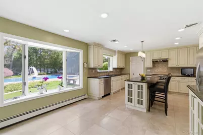 20 Hemingway Drive, Dix Hills, NY 11746 - Photo 7